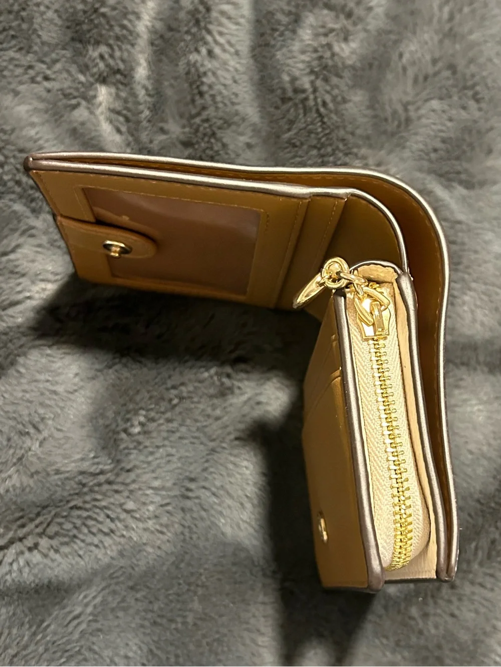 COACH Snap Wallet in Chalk/Gold